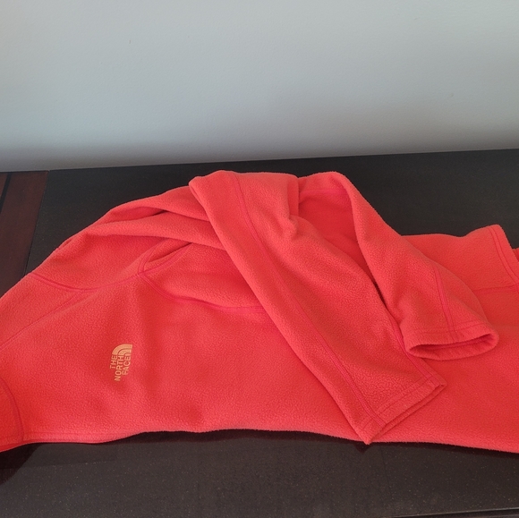 North face pullover 1/4 zip - Picture 3 of 3